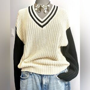 Z Supply V-Neck Chunky Knit Sweater Cream & Black
